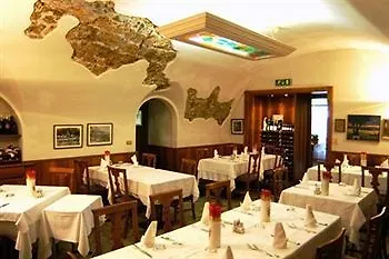 Moderno Hotel 3*