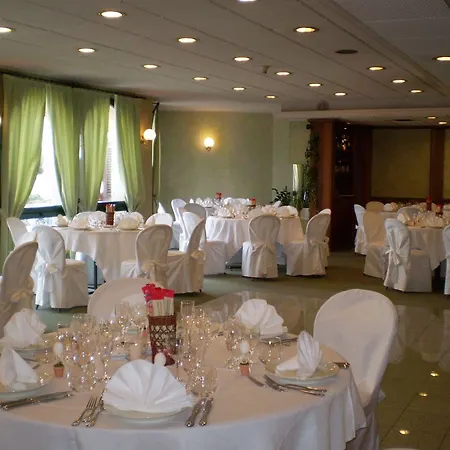 Moderno Hotel 3*