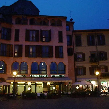 Hotel Moderno 3*