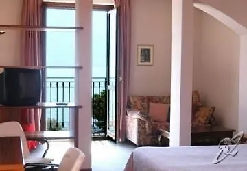 Moderno 3* Ловере