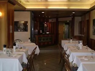 Moderno 3*